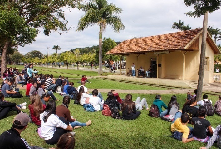 UFV: Estação Cultural recebe propostas para eventos socioculturais, científicos e de arte