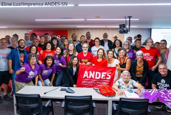 Sindicato nacional dos professores federais confirma greve a partir de 15 de abril
