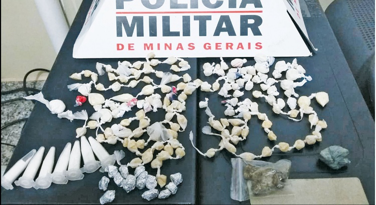 Drogas apreendidas no Sagrada Família