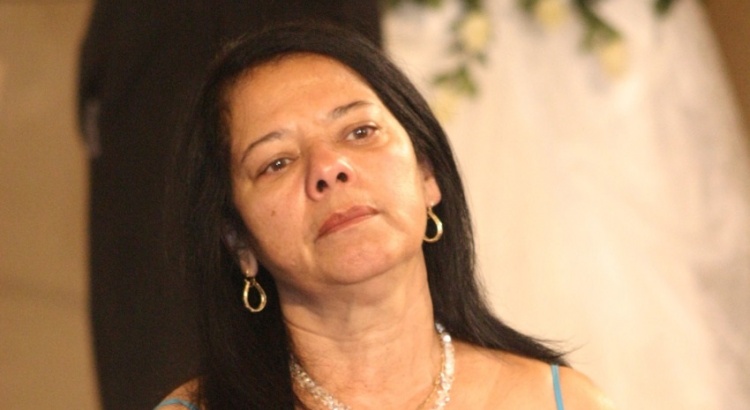 Faleceu a escritora Aparecida Simões